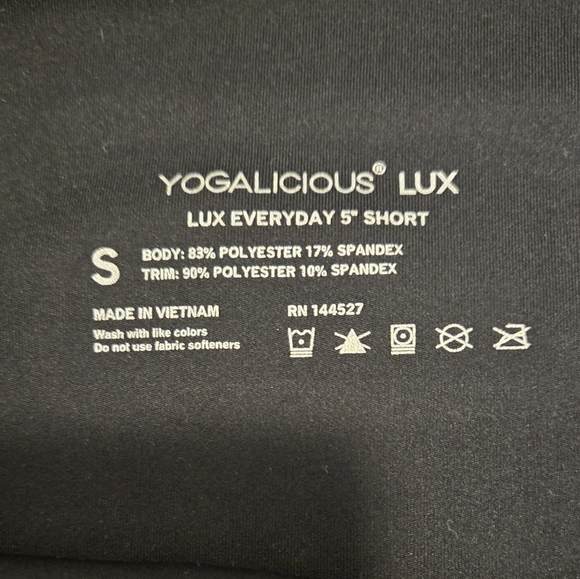 Yogalicious shorts - Picture 3 of 5